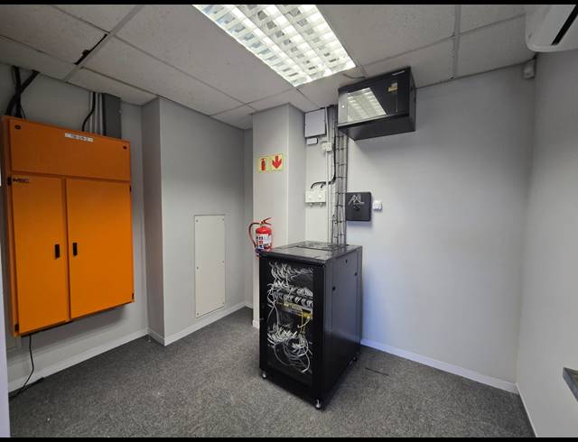 395M² OFFICE TO LET IN TYGER VALLEY